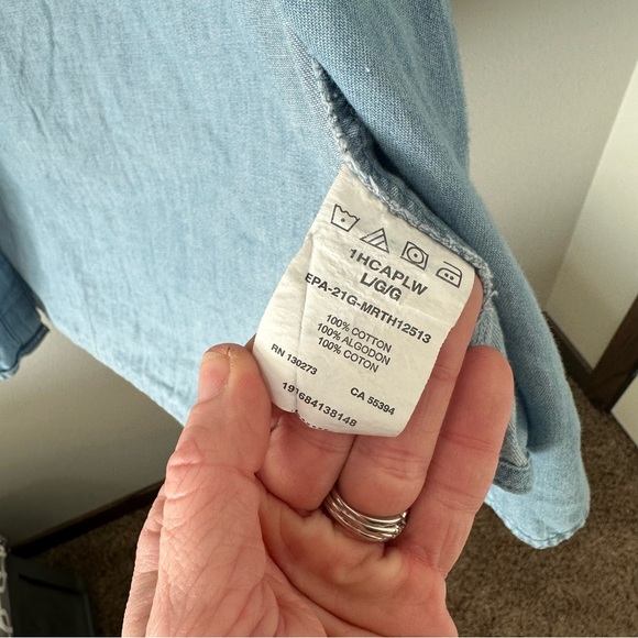 Lee Light Blue Denim Button Down Shirt Size Large - Picture 12 of 13